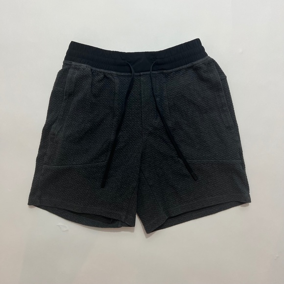 Lululemon - M - Shorts - Picture 1 of 2